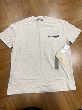 Essentials Fear Of God Light Oatmeal Short Sleeve Tee Size XXS - NWT